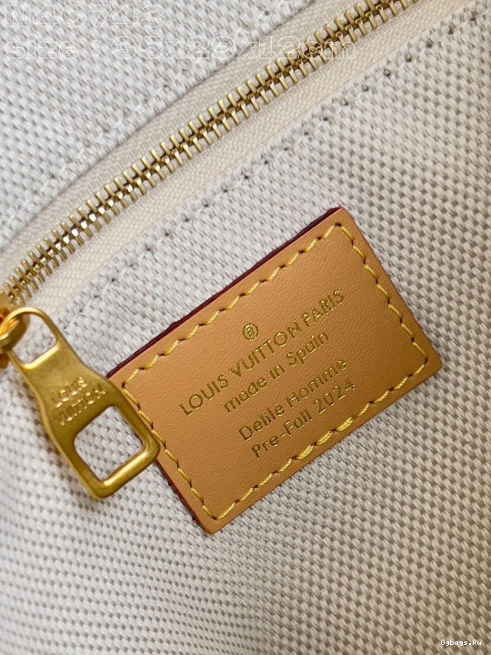 Montsouris MM Messenger VUITTON LOUIS 0316